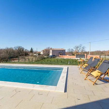 Holiday Home In Visnjan - Istrien 42552 Feriehus *