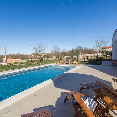 Holiday Home In Visnjan - Istrien 42552 Feriehus *